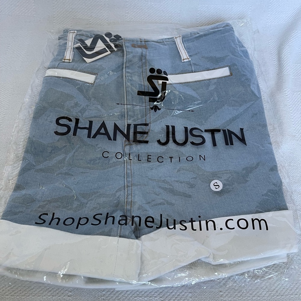 Shane Justin denim shorts. Size S